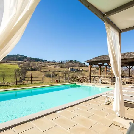 Villa Beautiful With Private Lawn, Pool And Luxury By Vacavilla *