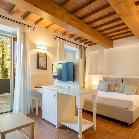 Villa Beautiful With Private Lawn, Pool And Luxury By Vacavilla *