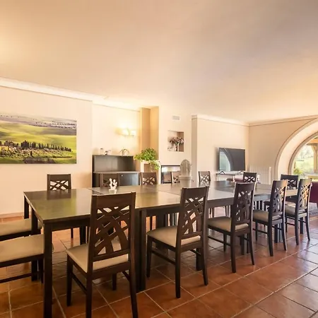 Beautiful With Private Lawn, Pool And Luxury By Vacavilla