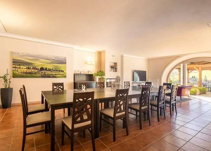 Beautiful With Private Lawn, Pool And Luxury By Vacavilla